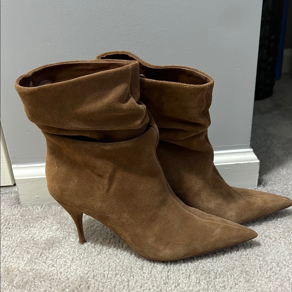 Elegant Brown Suede Women's Boots